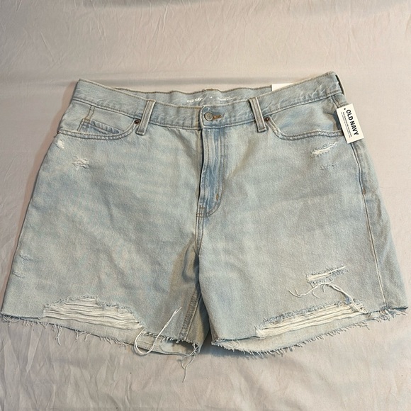 Old Navy Pants - NWT old navy high rise jean shorts